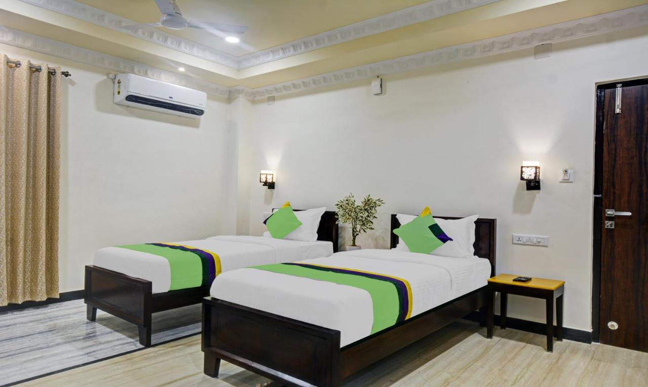 Hotel Treebo Jheel Mahal Udajpur Zewnętrze zdjęcie