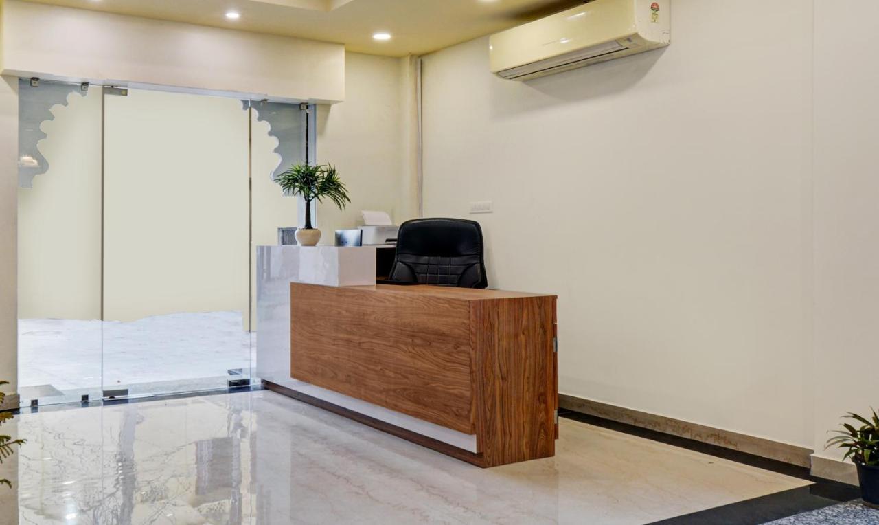Hotel Treebo Jheel Mahal Udajpur Zewnętrze zdjęcie