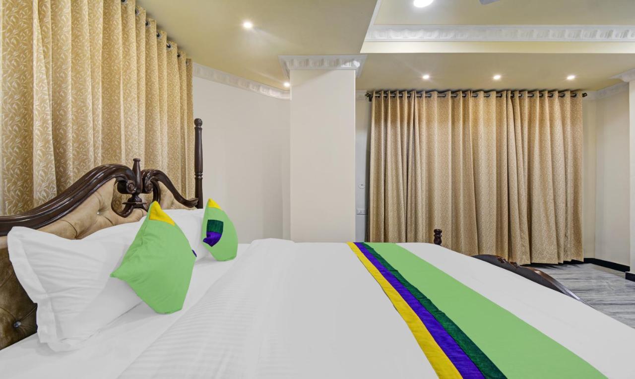 Hotel Treebo Jheel Mahal Udajpur Zewnętrze zdjęcie