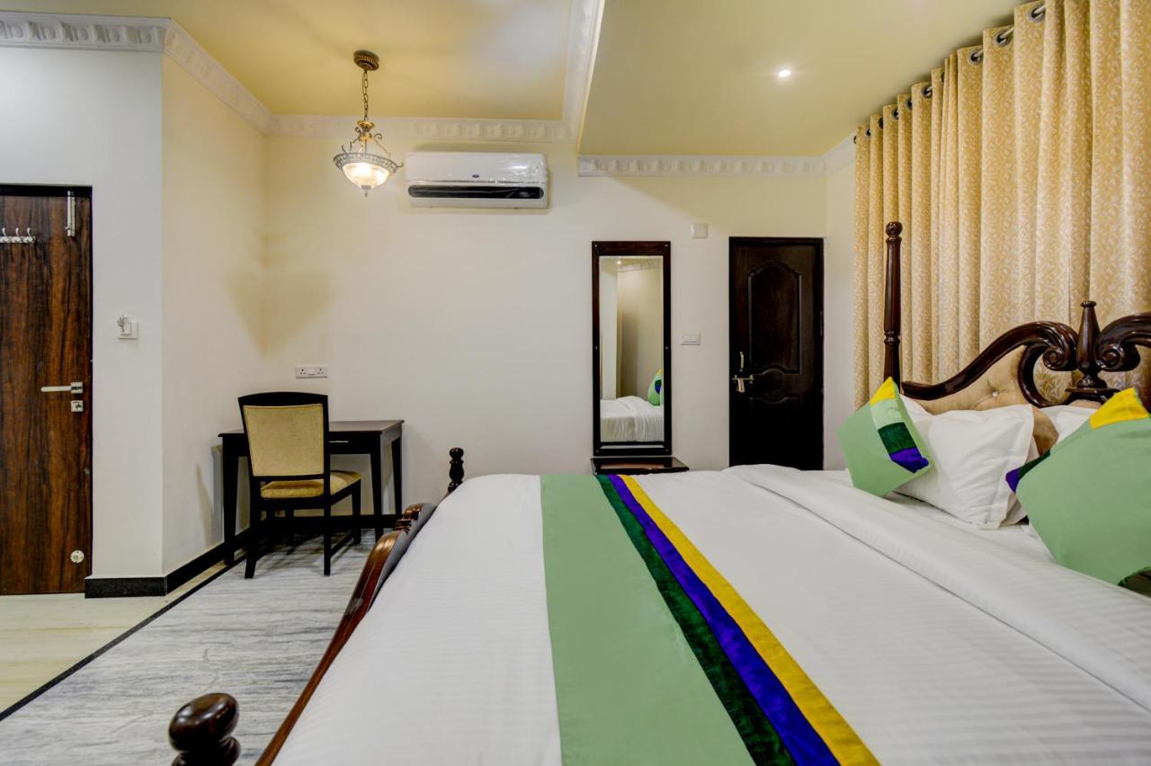 Hotel Treebo Jheel Mahal Udajpur Zewnętrze zdjęcie