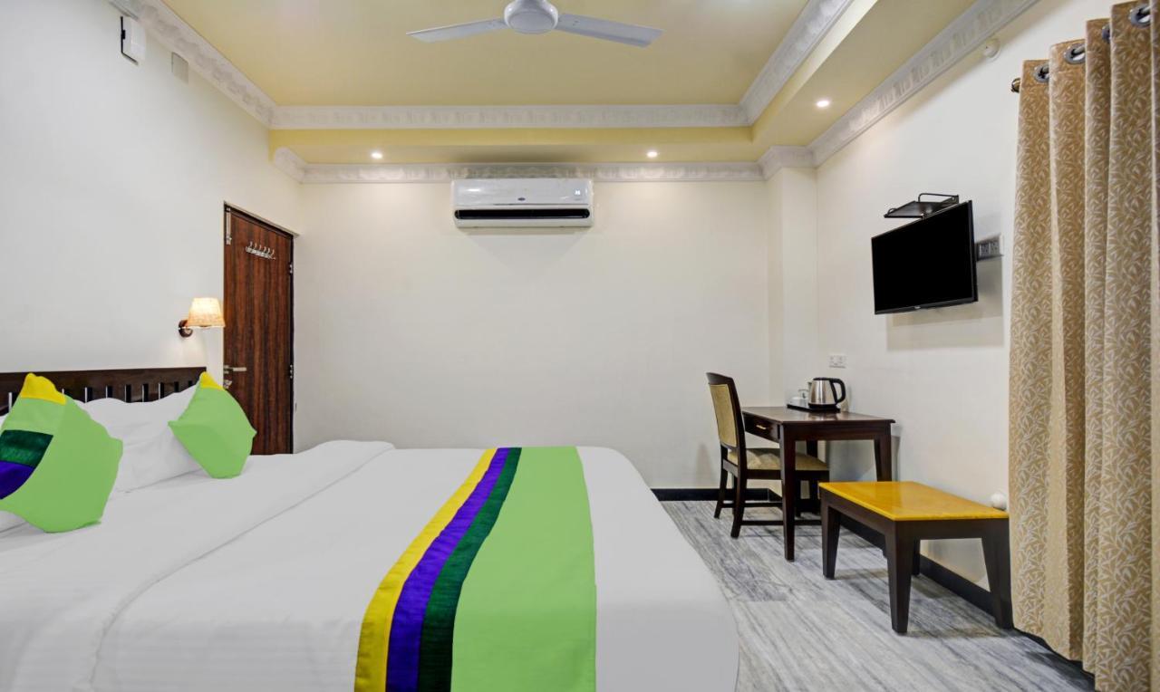 Hotel Treebo Jheel Mahal Udajpur Zewnętrze zdjęcie