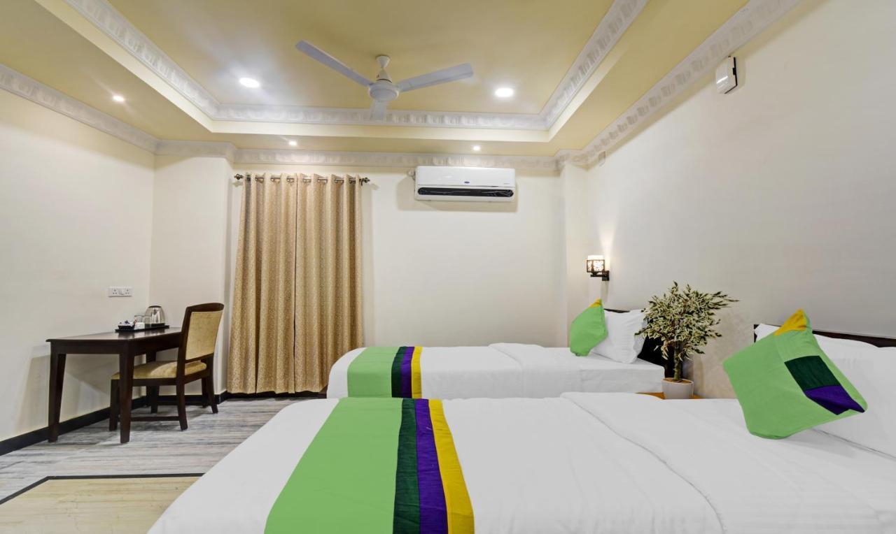 Hotel Treebo Jheel Mahal Udajpur Zewnętrze zdjęcie